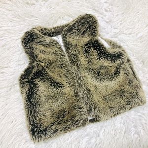 3/$25 Carters Fur Vest 6 Months